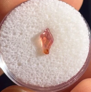 Gem Rhodochrosite Floater Crystal Specimen - 0.65ct - 8mm South Africa - Picture 1 of 1