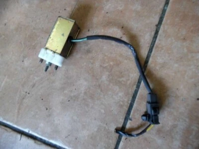 Attuatore sportello serbatoio Kia Carnival I - Immagine 1 di 2