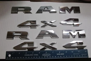 Dodge Ram 2019-2020 emblema 4x4 de fábrica - Imagen 1 de 4