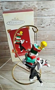 Hallmark Keepsake 2002 "Look Out Below" Sylvester/Tweety Looney Tunes Ornament - Picture 1 of 6