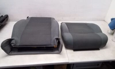 Cubierta de asiento delantero y espuma para pasajero Jeep JK Wrangler OEM 2 puertas 2007-2010 141924 Foto 1 de 4