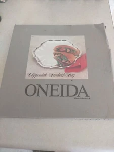 Oneida Chippendale Silverplate Sandwich Tray In Original Box - Picture 1 of 3