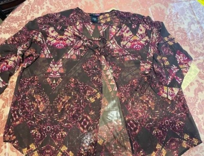 LYS BROWN CON GEO ROSA OSCURO Y DORADO. DISEÑO TRANSPARENTE KIMONO CORBATA CUBIERTA DELANTERA - TALLA: 1X Foto 1 de 4