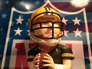 Brett Favre Green Bay Packers Game Breaker Upper Deck Collectible Figure - Picture 1 of 10