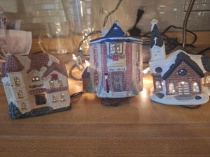 Weihnachtsdorf Kirche, Post, Bibliothek mit Lichterkette Vintage beleuchtet - Bild 1 von 10