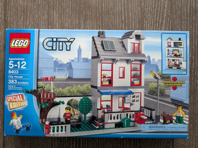Lego City 8403 City House Special Edition 383 pieces - New In Box