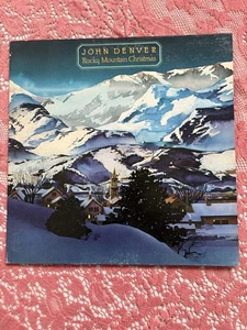 John Denver Christmas LP "Rocky Mountain Christmas" RCA 1975 includes Aspenglow - Picture 1 of 9