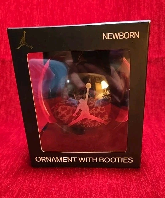 Nuevo adorno Air Jordan recién nacido con botines gris y blanco estampado elefante Foto 1 de 4