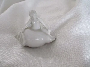 Mermaid VINTage figurine sea maiden japan sitting on shell 3"x3.5" - Picture 1 of 5