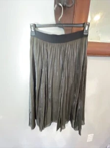 simply vera Vera Wang Olive Green pleated Shimmer Shiny skirt size m - Picture 1 of 5