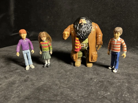 HARRY POTTER FOUR FIGURE VINTAGE 2001 ACTION FIGURES LOT Cover