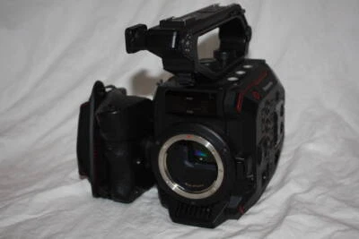 Panasonic (AU-EVA1) 5.7 K Handheld Cinema Camera Black JP - Image 1 of 4