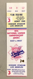 LOS ANGELES DODGERS v PITTSBURGH PIRATES - 1/8/1974 - NLCS - Dodger Stadium, LA - Picture 1 of 2