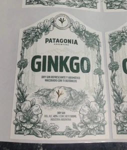 LOTTO DI 4 ETICHETTE ADESIVI PATAGONIA GINKGO GIN 500ml ARGENTINA SUD AMERICA - Foto 1 di 2