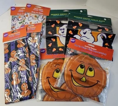 Lote de 8 paquetes de dulces Wilton Halloween fiesta golosinas calabaza sonriente fantasmas Foto 1 de 4