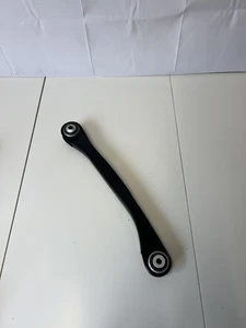 Braccio sterzo laterale posteriore BMW con boccola in gomma sinistra 33326861125 - Foto 1 di 5