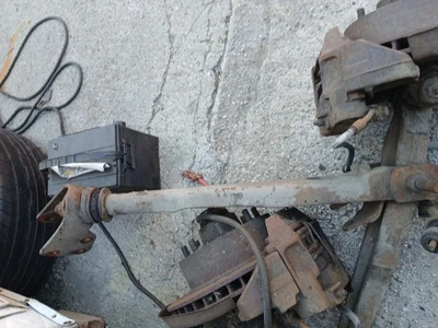 Ford Van E-250 1977 brazo de radio delantero lado del conductor 2x2 usado Foto 1 de 4