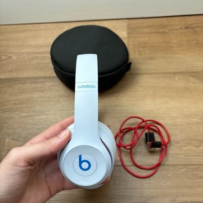 Auriculares inalámbricos Beats by Dr. Dre Solo3 Club Collection On Ear - Blanco Club Foto 1 de 3
