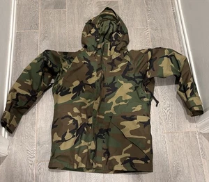 Parka USGI ECWCS Camuflaje Clima Frío Mediana Regular Militar - Imagen 1 de 20