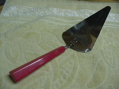 Vintage RED TRANSLUCENT BAKELITE pie/cake/dessert server/spatula kitchen utensil - Image 1 of 4