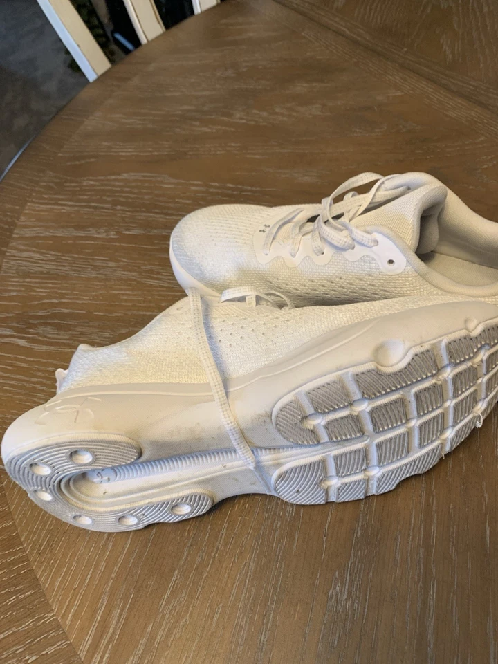 Zapatos Under Armour Infinite para mujer talla 9 Foto 1 de 4