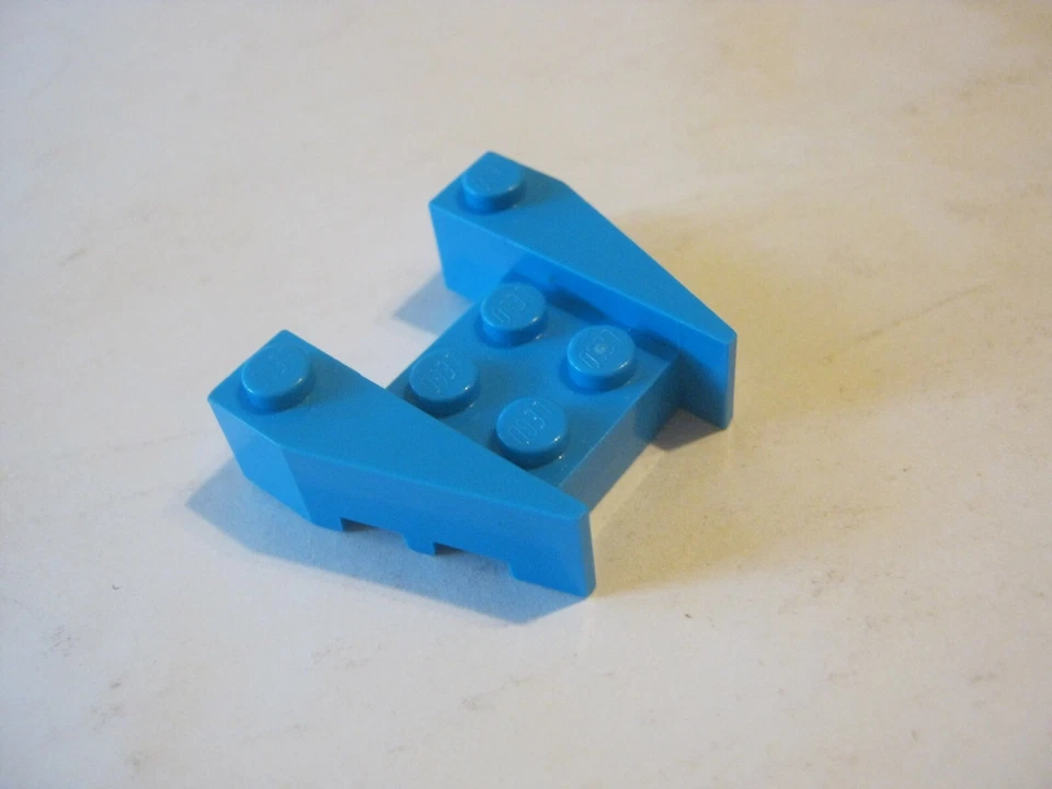Lego (1) Light Blue 3x4 Wedge Brick With Notches, 50373 (028-207) - Image 1 of 1