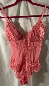Bellissimo Body Pizzo Lingerie Rosa Morbido Regolabile Chiusura a Scatto Imbottito Tg M - Foto 1 di 8