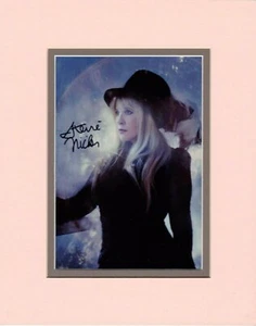 STEVIE NICKS, 8 X10 DOUBLE MATTED REPRINT PHOTO & AUTOGRAPH,  (PHOTO IS 4 X 6) - Picture 1 of 1