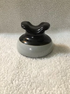 BROWN/GRAY SADDLE TOP TRIPLE SKIRT PORCELAIN CERAMIC INSULATOR - HIGH VOLTAGE - Picture 1 of 4