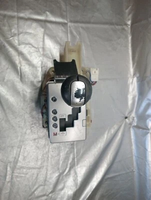 Gear Shifter Mazda 3 2005 06 07 08 - Image 1 of 4