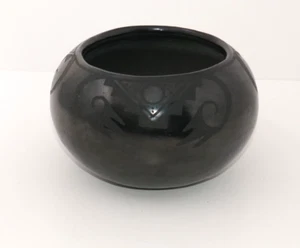 Santa Clara Black Ware Blackware Geometric Etched Bowl Pot Pottery Unsigned - Picture 1 of 8