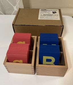 Elite Montessori custodia inferiore/capitale lettere carta vetrata legno manca 1 SCATOLA APERTA - Foto 1 di 5