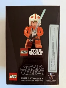 Gentle Giant Star Wars LEGO Luke Skywalker Limited Edition Maquette Damage Box - Picture 1 of 17