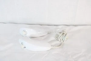 Confezione da 2 Controller Nintendo Wii Nunchuk OEM Bianco A306 - Foto 1 di 6