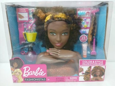 Barbie Fashionistas Color y Estilo Deluxe Cabeza de Estilo con Cabello Rizado Edades 3+ Foto 1 de 4