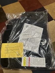 New 2019-2024 Volkswagen VW Atlas Floor Mats Liners Carpet 3CN-061-370-F-WGK OEM - Picture 1 of 4