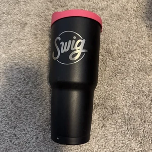 Swig Soda Shop 32 Oz Refill Insulated Stainless Steel Black Tumbler Cup / Lid - Picture 1 of 5