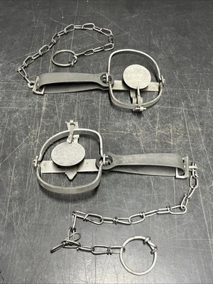 2 Vintage Hawkins Co Blake & LAMB #1 Steel Spring Traps Made In USA Ex Condition - Image 1 of 4