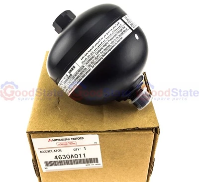 GENUINE Mitsubishi Pajero NM 99-06 Brake Master Cylinder Accumulator - image 1 of 4