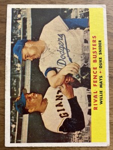Willie Mays/Duke Snider 1958 Topps Rival Fence Busters #436