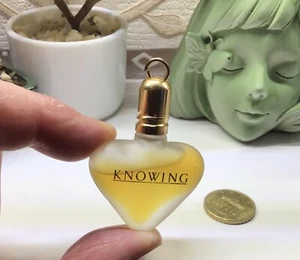 Parfum Miniatur Herz Anhänger Knowing Estee Lauder 3,5 ml EDP Rarität 🎀 - Bild 1 von 2