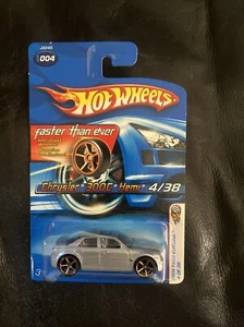 Hot Wheels Chrysler 300C Hemi, 2006 First Editions 4/38 - Picture 1 of 4