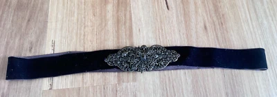 CINTURÓN DE TERCIOPELO VINTAGE HECHO A MANO CON DETALLE DE METAL BRONCE Foto 1 de 3