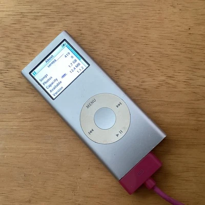 Apple iPod nano A1199 2nd Generation Silver. 2 GB  MA477LL - Image 1 of 2