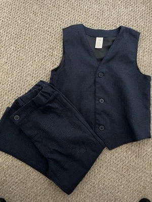 Boys H&M Smart  Navy Checked Matching Waistcoat And Suit Trousers Size 3-4 Years - Image 1 of 4