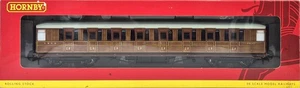 Hornby R4172 Gresley 61ft 6in Corridor 3rd Class Coach 1435 in LNER Teak Livery - Picture 1 of 3