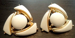 HIGHEND *RARE* AMAZINGLY GORGEOUS VINTAGE SIGNED BSK 1 1/4" EARRINGS!! - Picture 1 of 2