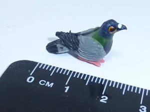 Accessoire miniature maison poupée pigeon échelle 1:12 - Photo 1/3