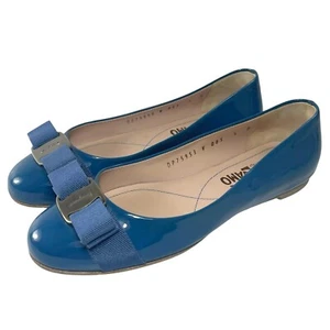 SALVATORE FERRAGAMO Blue Patent Varina Bow Flats Womens 5 B - Picture 1 of 13