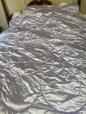 De colección. Juego de edredón de lavanda '80’s J C Penny’s con 2 fundas, almohada pequeña y falda de cama Foto 1 de 4